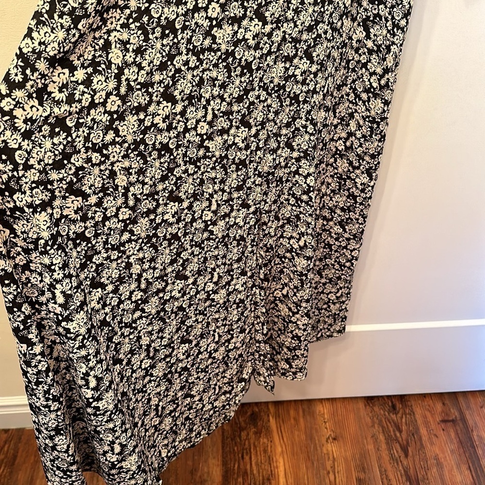 EMMA AND MICHELE 3/4 sleeve dress with slit! - Picture 6 of 9